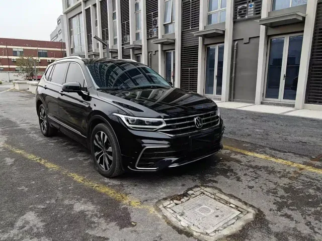 Volkswagen Tiguan L — Фото автомобиля 3