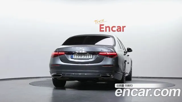 Mercedes-Benz S-Class — Фото автомобиля 4