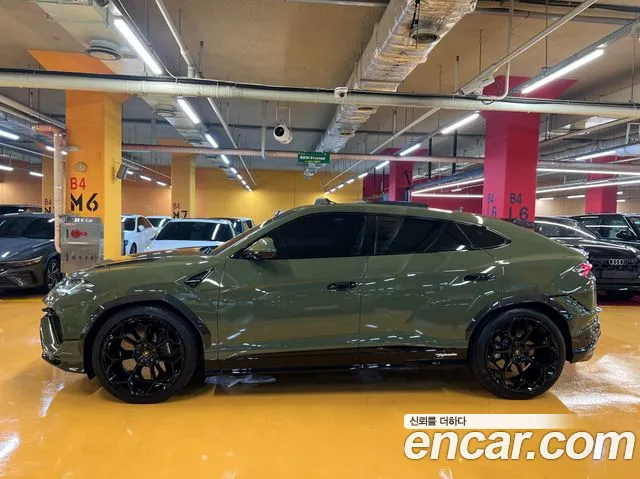 Lamborghini Urus — Фото автомобиля 3