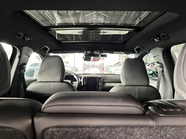 Volvo XC40 — Фото автомобиля 5