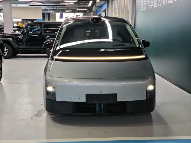 Li Auto MEGA — Фото автомобиля 2