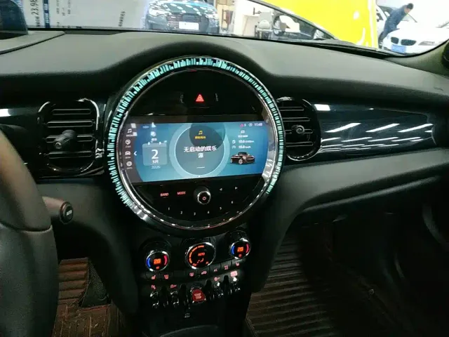 MINI Hatch — Фото автомобиля 8