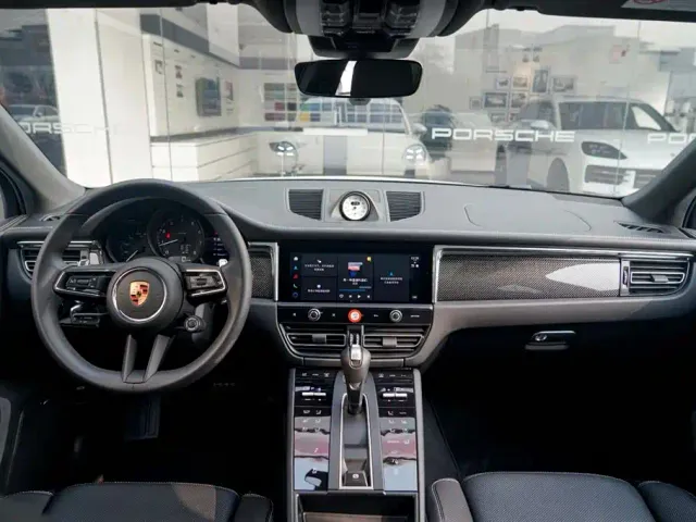 Porsche Macan — Фото автомобиля 11