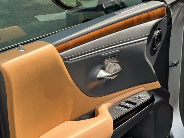 Lexus ES — Фото автомобиля 21