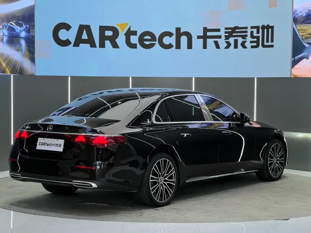 Mercedes-Benz E-Class — Фото автомобиля 22