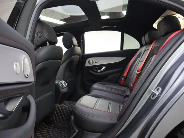 Mercedes-Benz E-Class AMG — Фото автомобиля 23
