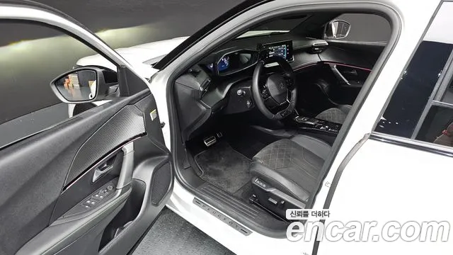 Peugeot 2008 Generation 2 — Фото автомобиля 10