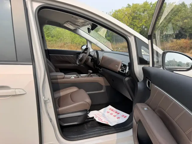 Wuling Starlight 730 — Фото автомобиля 15