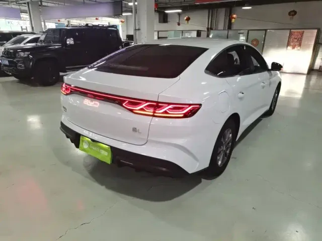 BYD Qin L — Фото автомобиля 6
