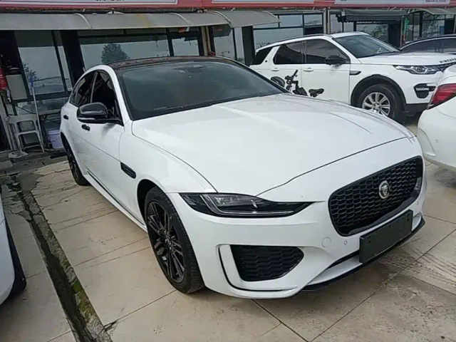 Jaguar XEL — Фото автомобиля 3