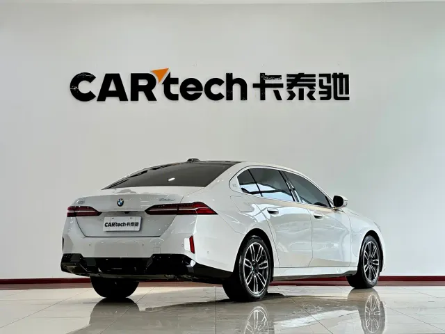 BMW 5 Series — Фото автомобиля 20