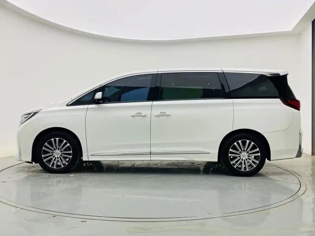 GAC Trumpchi M8 — Фото автомобиля 6