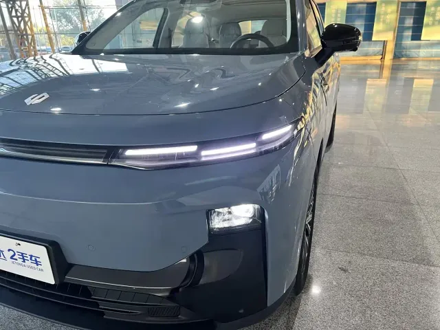 Leapmotor B10 — Фото автомобиля 11