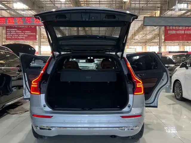 Volvo XC60 — Фото автомобиля 20
