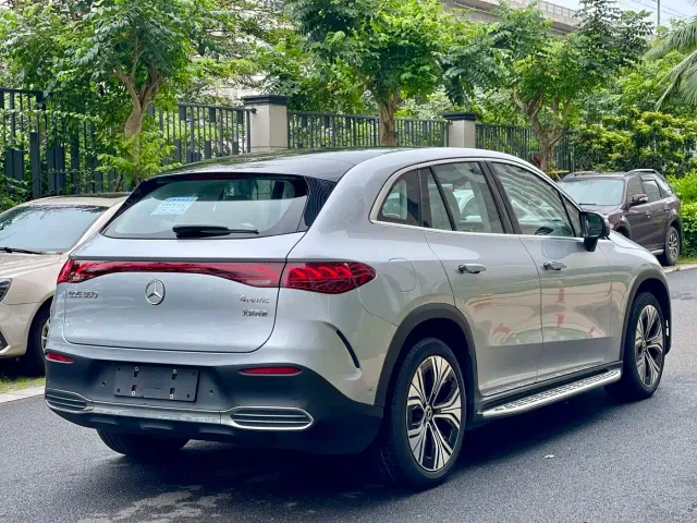Mercedes-Benz EQE SUV — Фото автомобиля 8