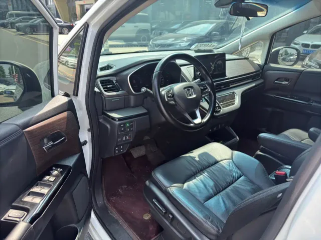 Honda Odyssey — Фото автомобиля 4