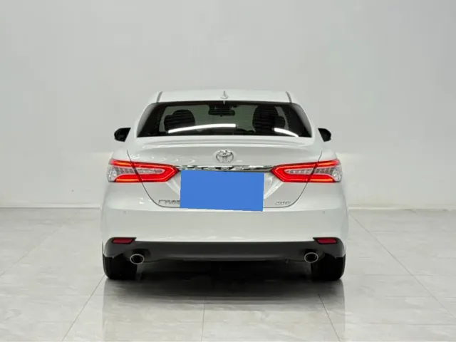 Toyota Camry — Фото автомобиля 3
