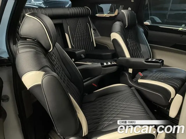 Kia Carnival Generation 4 — Фото автомобиля 13