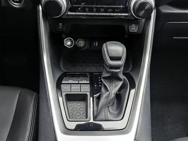 Toyota RAV4 — Фото автомобиля 13