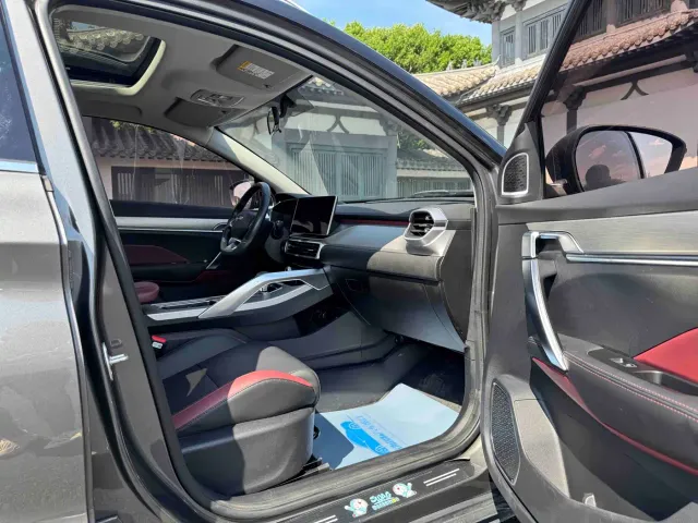 Geely Binyue — Фото автомобиля 10