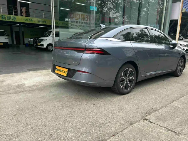 Xpeng P5 — Фото автомобиля 9