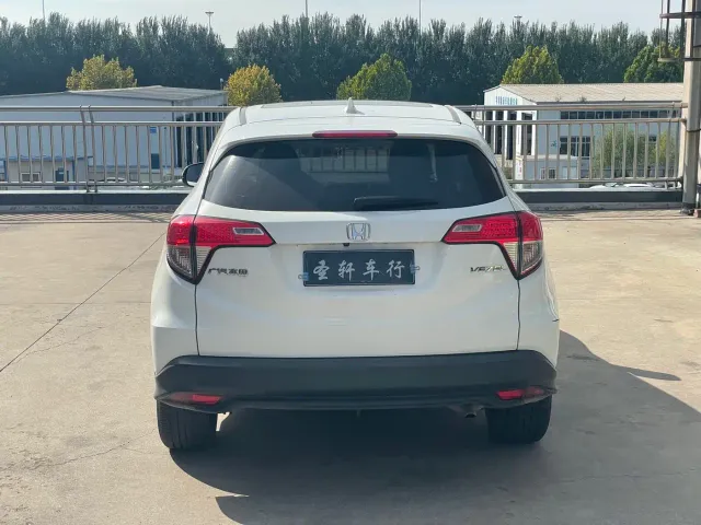 Honda Vezel — Фото автомобиля 4