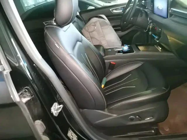 Ford Edge — Фото автомобиля 24