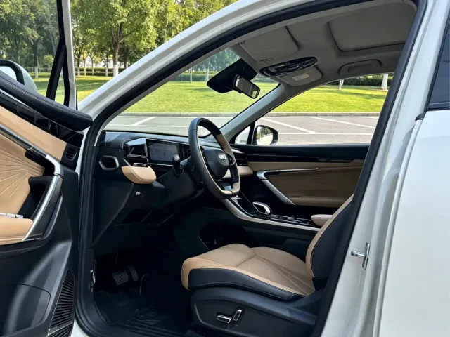 Geely Boyue L — Фото автомобиля 6