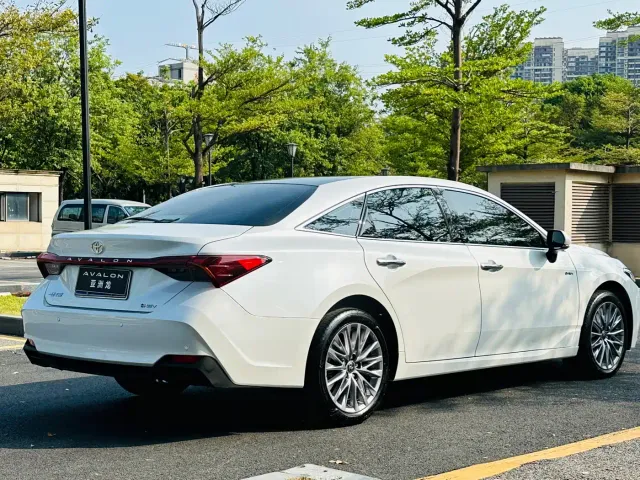 Toyota Avalon — Фото автомобиля 6