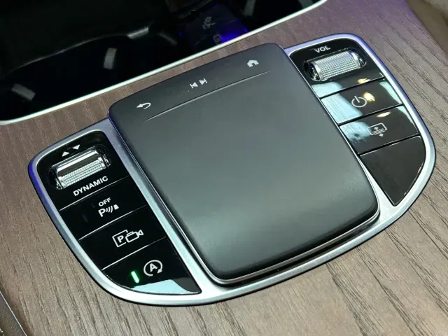 Mercedes-Benz E-Class — Фото автомобиля 16