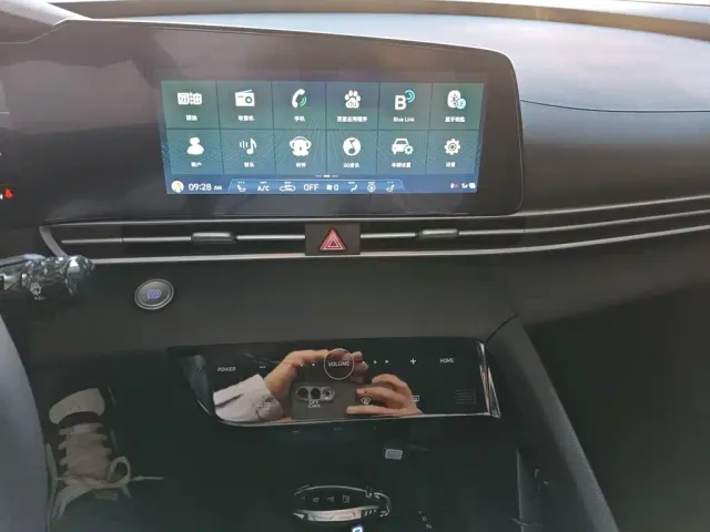 Hyundai Elantra — Фото автомобиля 12