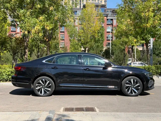 Volkswagen Passat — Фото автомобиля 5