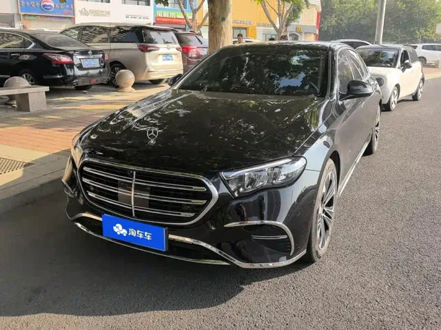Фотография автомобиля — Mercedes-Benz E-Class