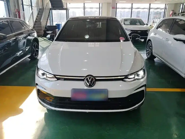 Volkswagen Golf — Фото автомобиля 2