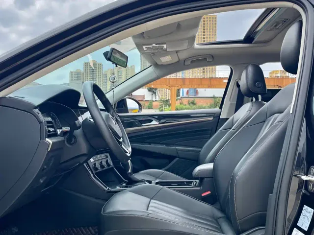 Volkswagen Passat — Фото автомобиля 6