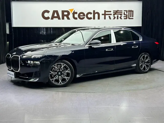 Фотография автомобиля — BMW 7 Series