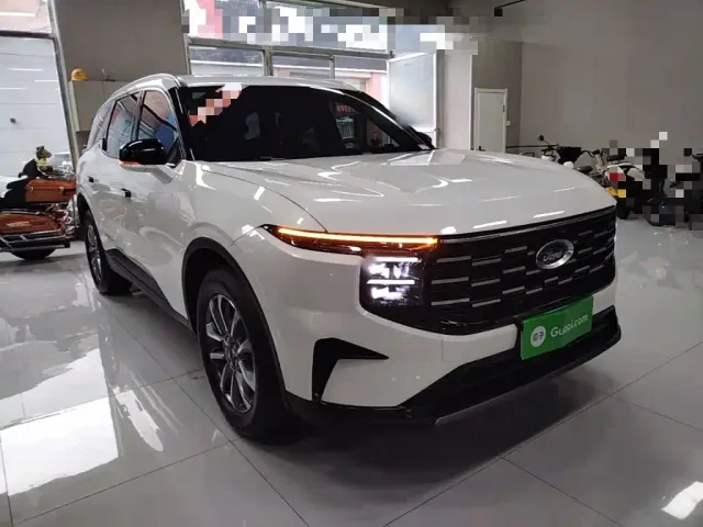 Ford Edge — Фото автомобиля 3