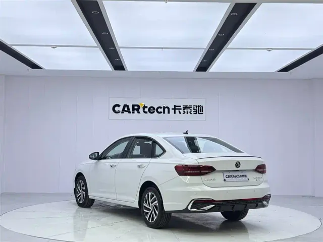 Volkswagen Lavida — Фото автомобиля 3