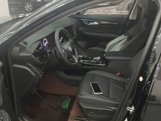 Buick Envision Plus — Фото автомобиля 14