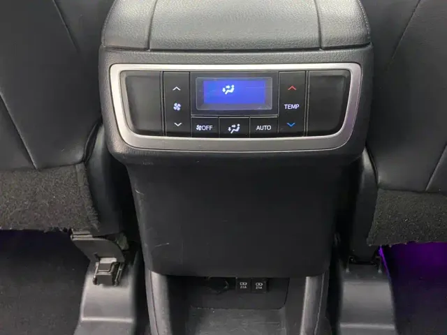 Toyota Highlander — Фото автомобиля 21