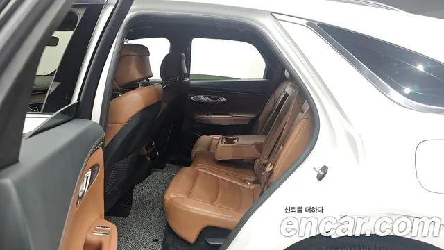 Genesis GV70 — Фото автомобиля 18