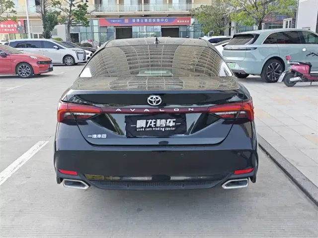 Toyota Avalon — Фото автомобиля 4