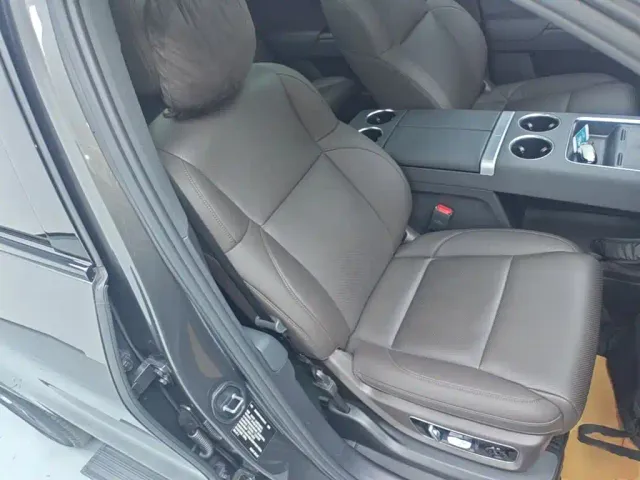 Li Auto L8 — Фото автомобиля 24