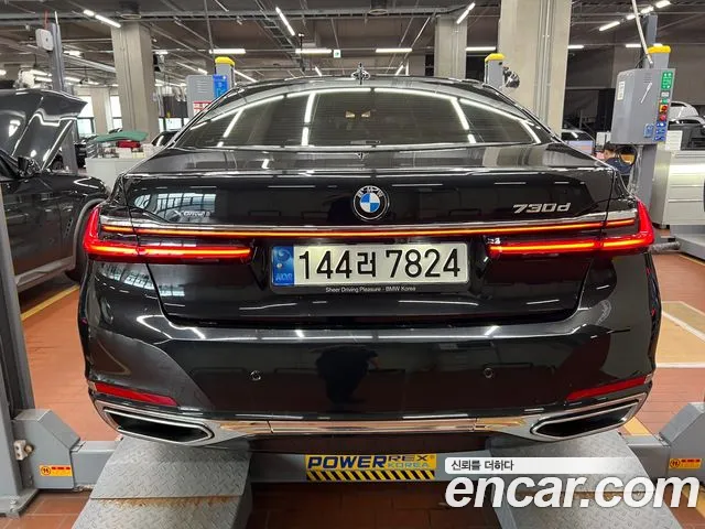 BMW 7-Series — Фото автомобиля 2
