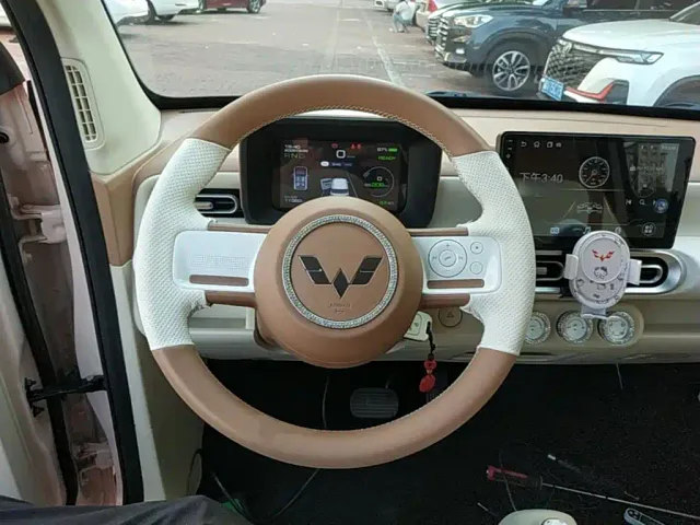 Wuling Hongguang Mini EV — Фото автомобиля 10