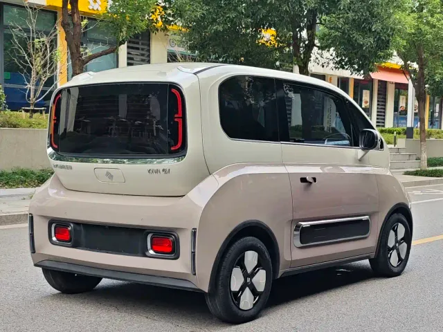 Baojun KiWi EV — Фото автомобиля 5