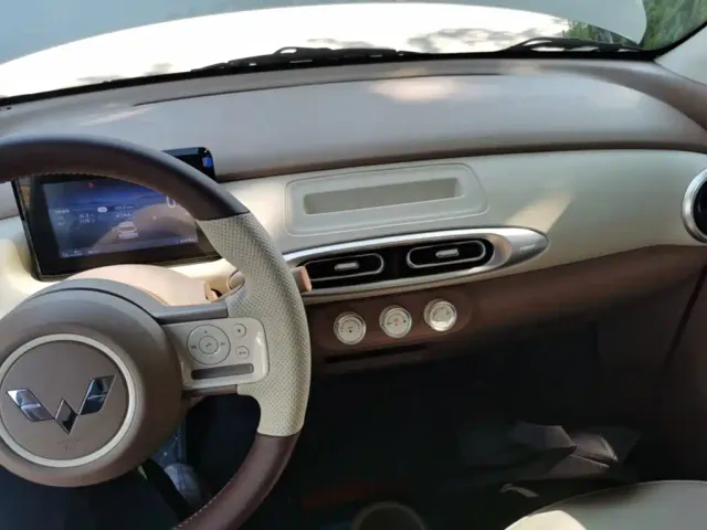 Wuling Hongguang Mini EV — Фото автомобиля 9