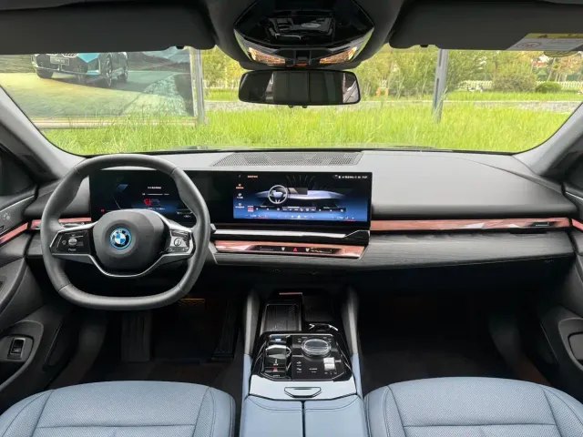 BMW i5 — Фото автомобиля 10