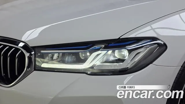 BMW 5 Series G30 — Фото автомобиля 6