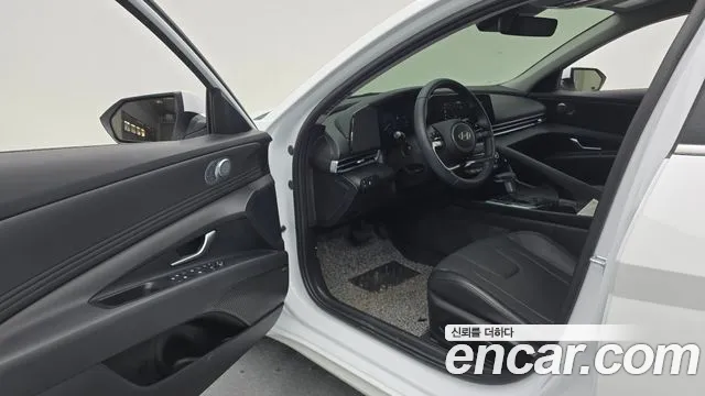 Hyundai Avante CN7 — Фото автомобиля 11
